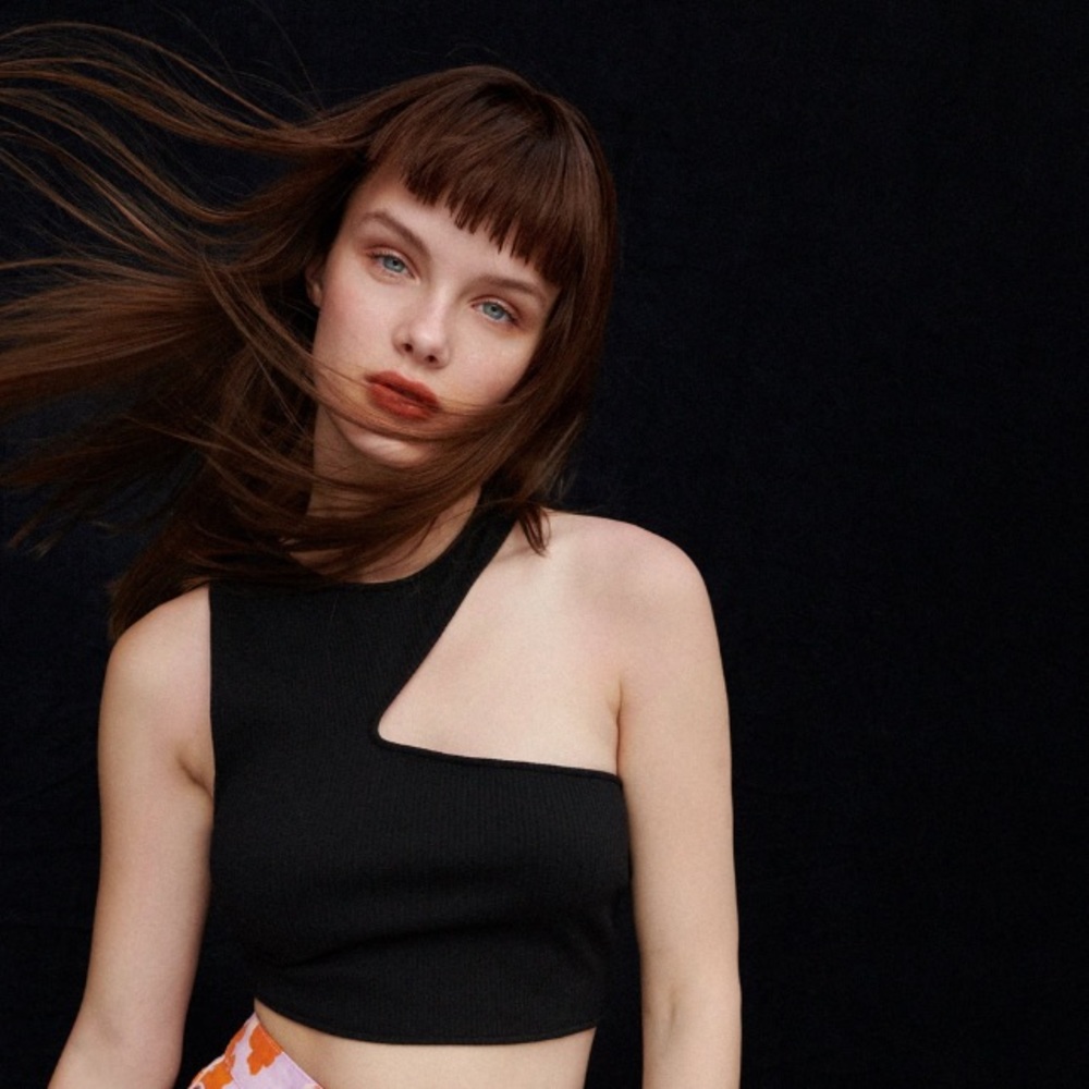 𝗡𝗪𝗧 𝗭𝗮𝗿𝗮 • Cut Out Crop Top - Picture 12 of 17